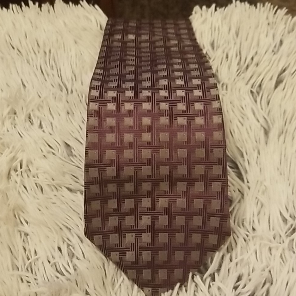 Geoffrey Beene tie